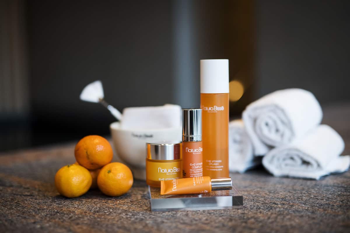 sauna, steam room, body treatments, swedish massages, facials