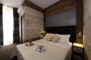 1 bedroom, Egyptian cotton sheets, premium bedding, down comforters - Blue Suite Vatican (Rome)