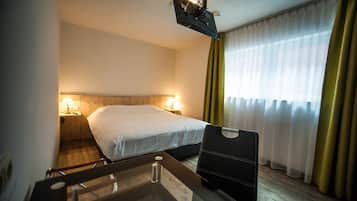 Chambre Double Standard, 1 grand lit | Bureau, rideaux occultants, chambres insonorisées, Wi-Fi gratuit
