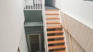 Check-in/check-out kiosk