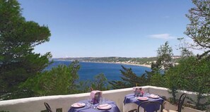 Free buffet breakfast - Majestic Luxury Hotel Castro (Castro)