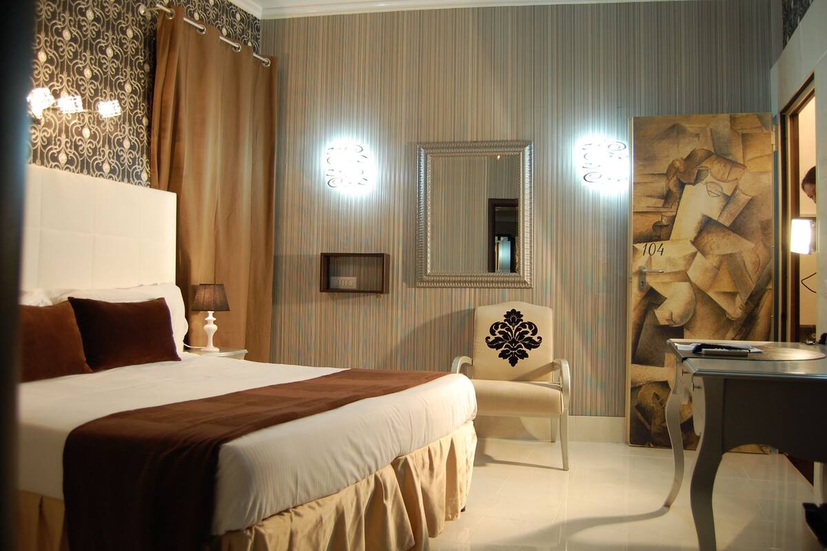 Executive Double Room | Desk, free WiFi