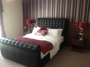 Executive suite | Een bureau, extra bedden (toeslag), gratis wifi