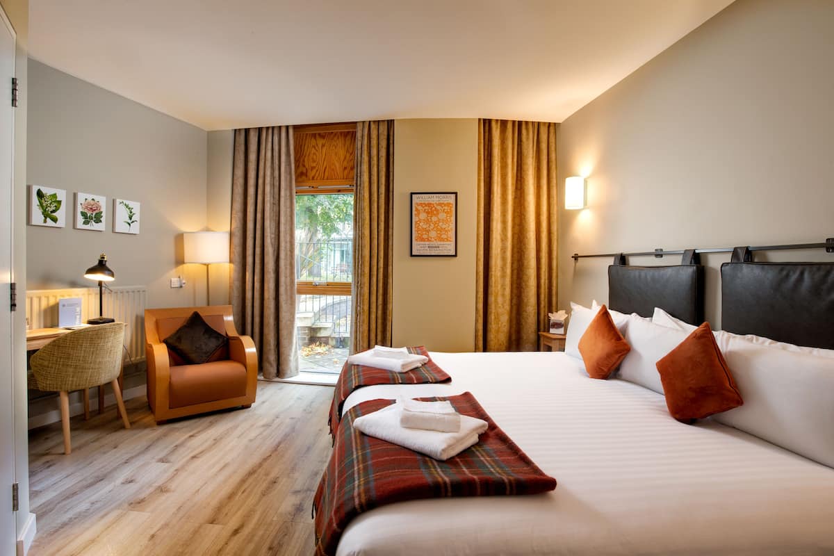 Deluxe King Room