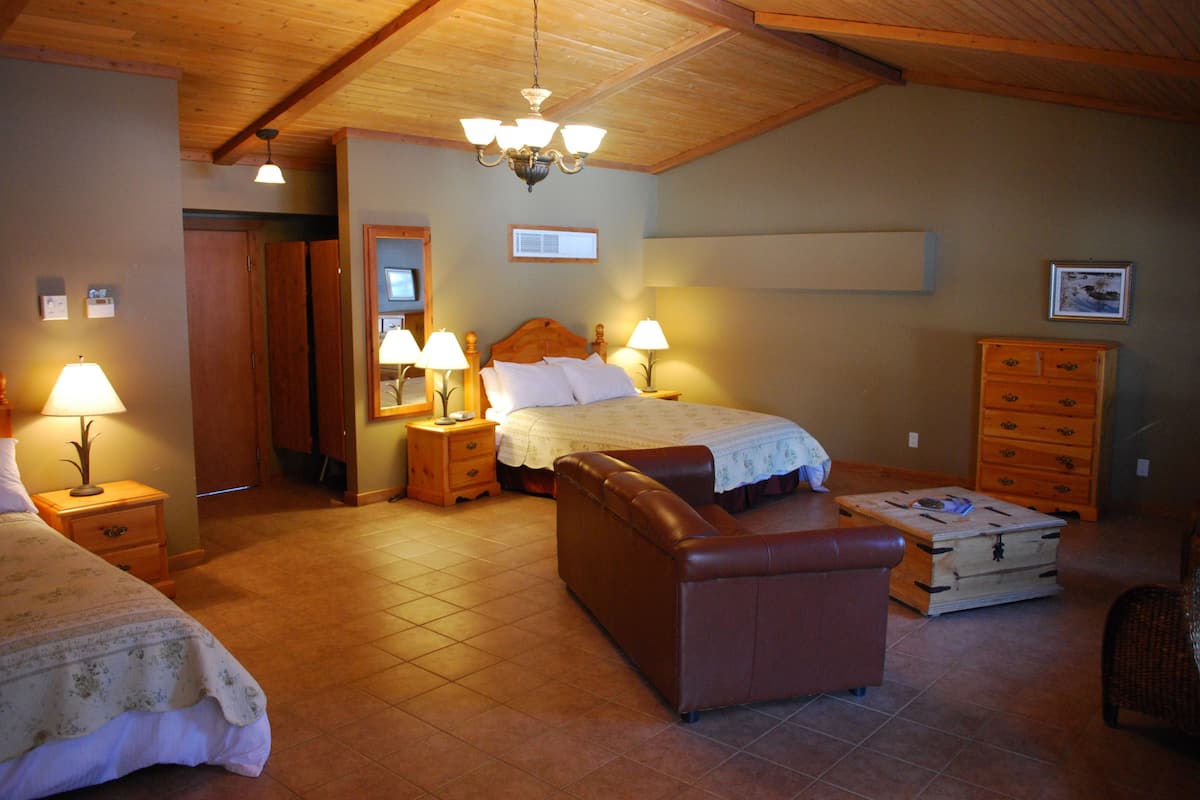 アイロン / アイロン台、WiFi (無料)、客室ごとに異なるインテリア