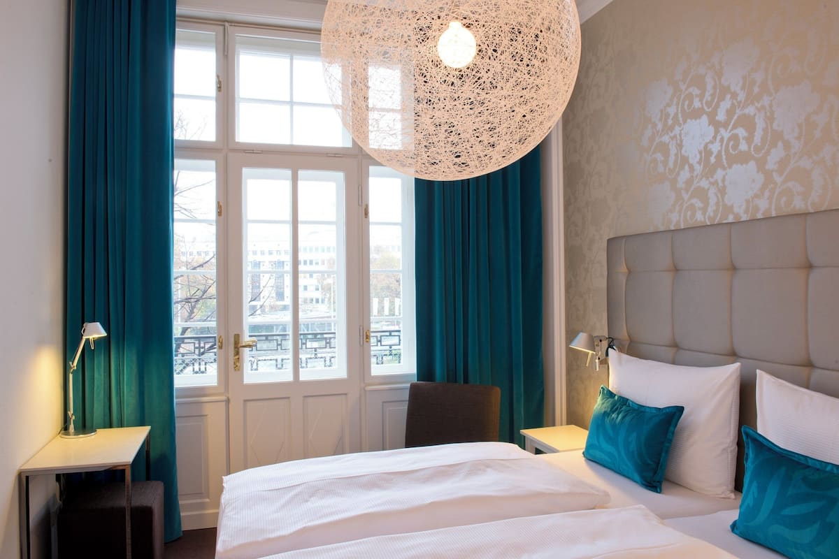 Egyptian cotton sheets, premium bedding, desk, soundproofing