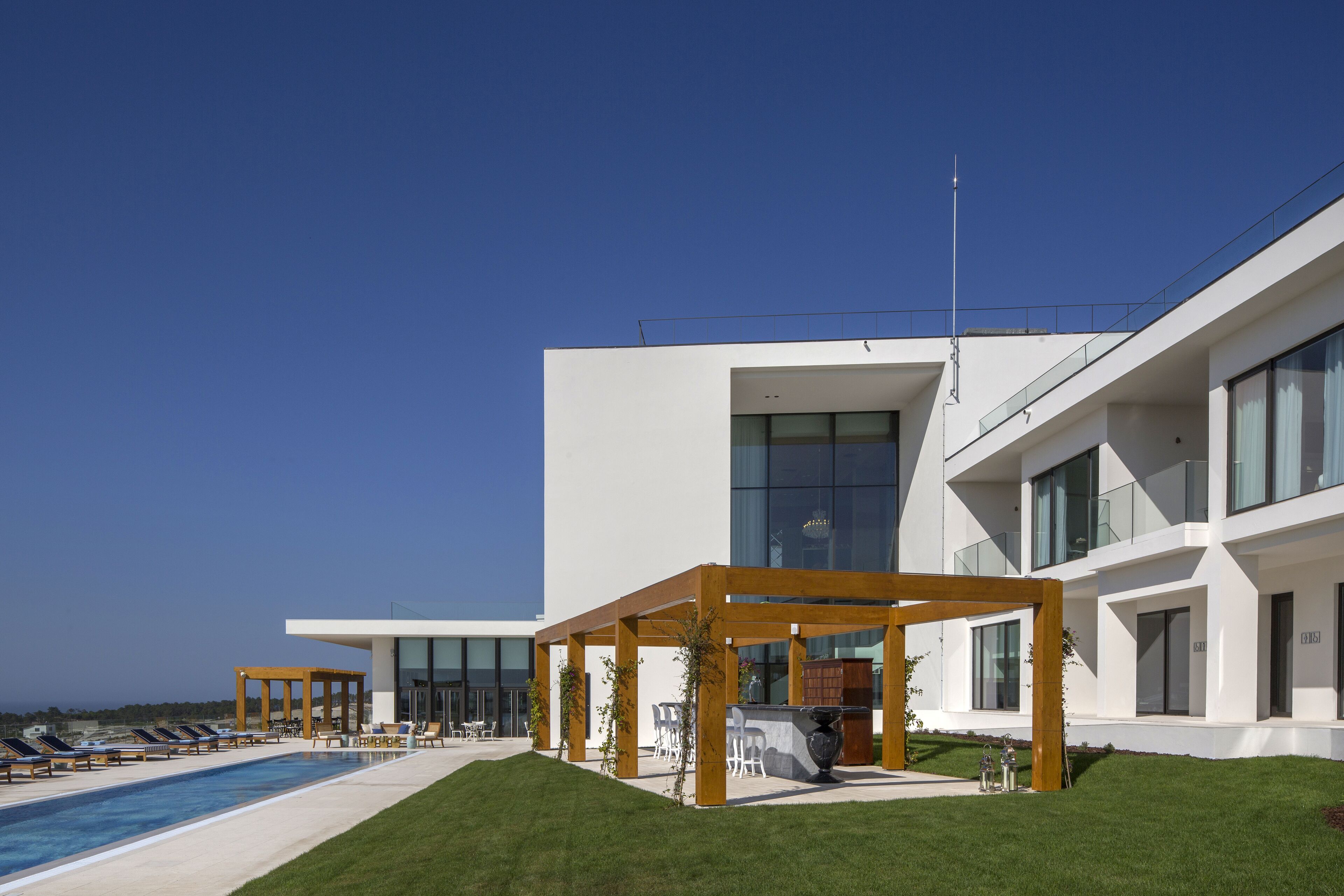 Bar en bord de piscine