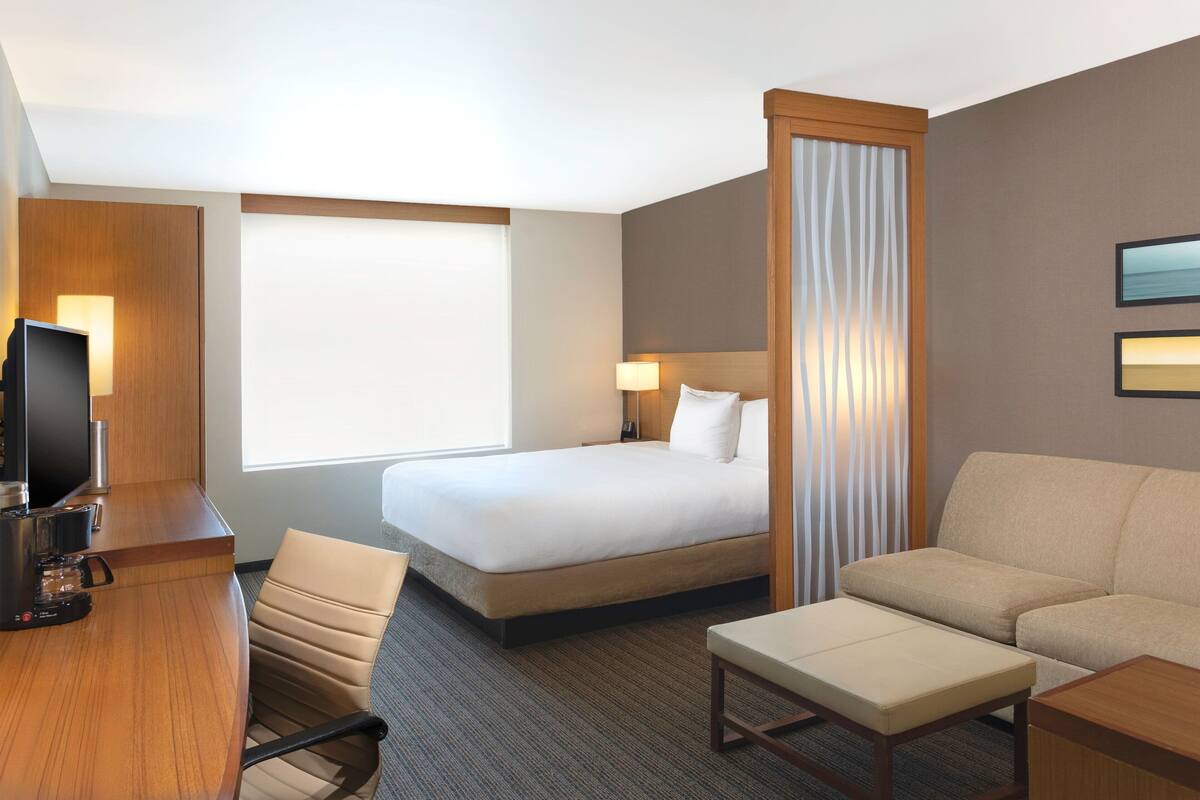 1 bedroom, minibar, in-room safe, desk