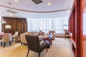 Minibar, in-room safe, iron/ironing board, Internet