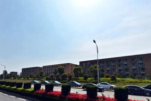 Unclassified image, 2 of 104, button - Jinsheng Hotel (Nantong)