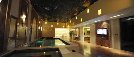 Una piscina techada