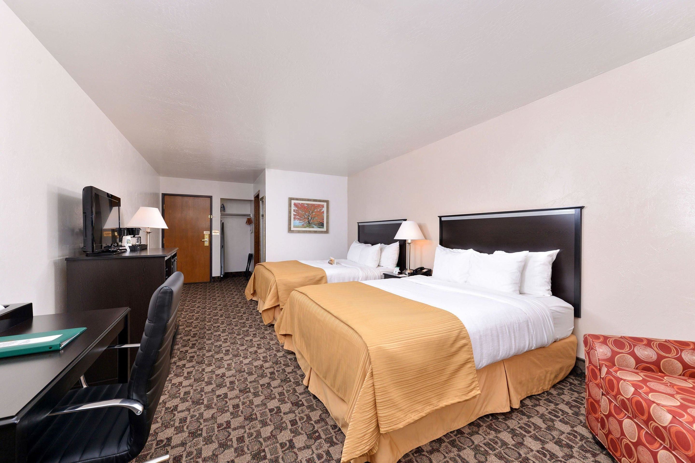 standard room, 2 queen beds, non smoking | desk, iron/ironing board, free cots/infant beds, rollaway beds