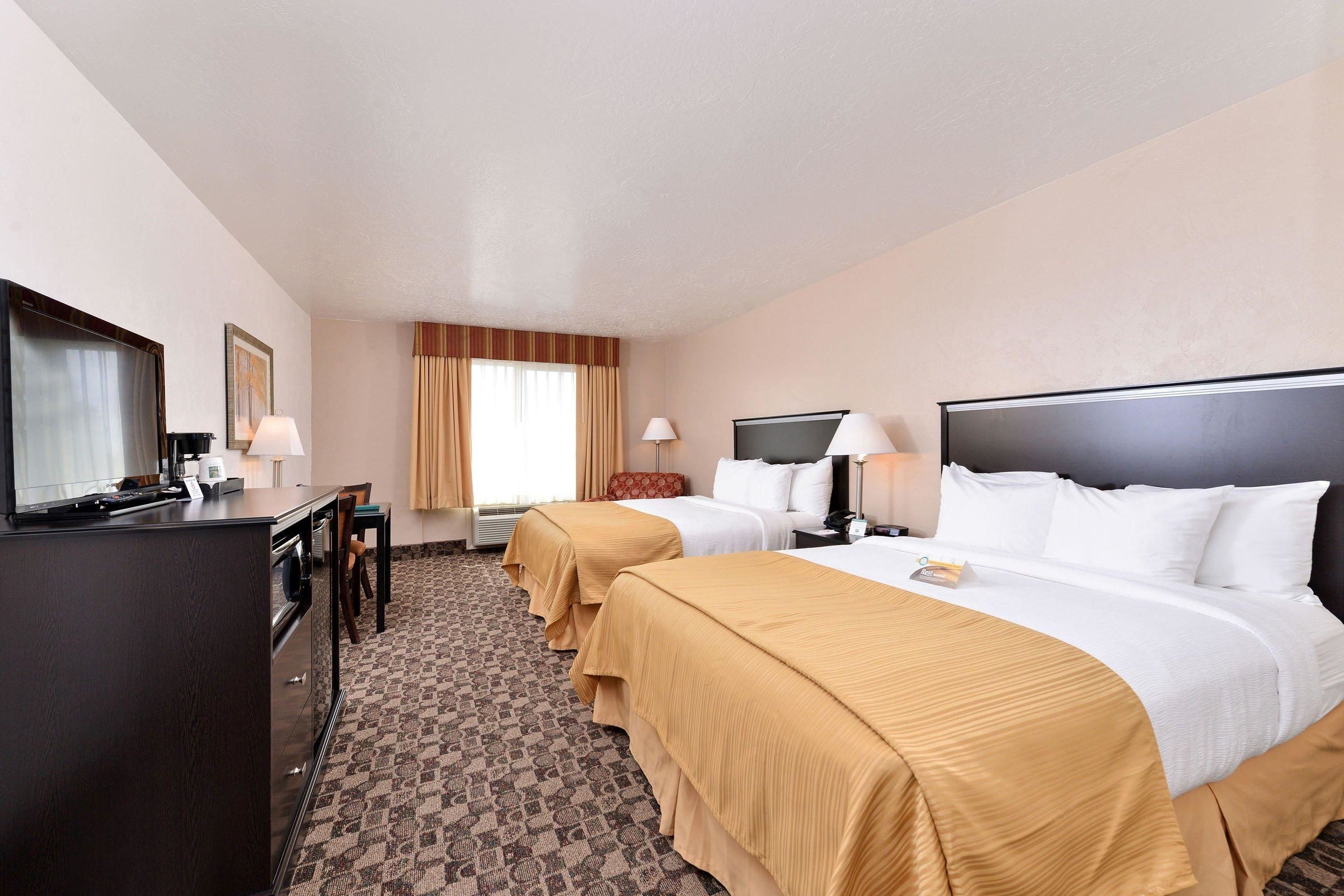 standard room, 2 queen beds, non smoking | desk, iron/ironing board, free cots/infant beds, rollaway beds