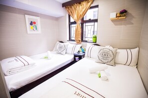 Family Room | Minibar, in-room safe, free WiFi - Happy Bee Hostel (Kowloon)