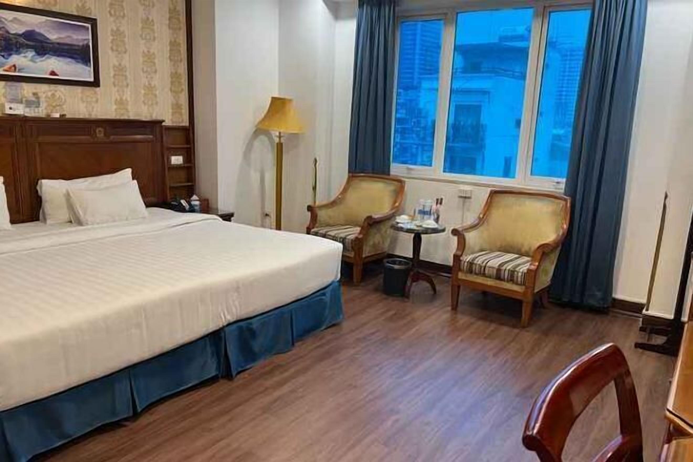 Een minibar, een kluis op de kamer, verduisterende gordijnen