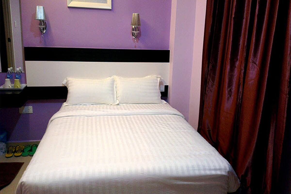 Superior Room, 1 Queen Bed | WiFi (free)
