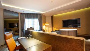 Honeymoon Suite, 1 King Bed | View from room