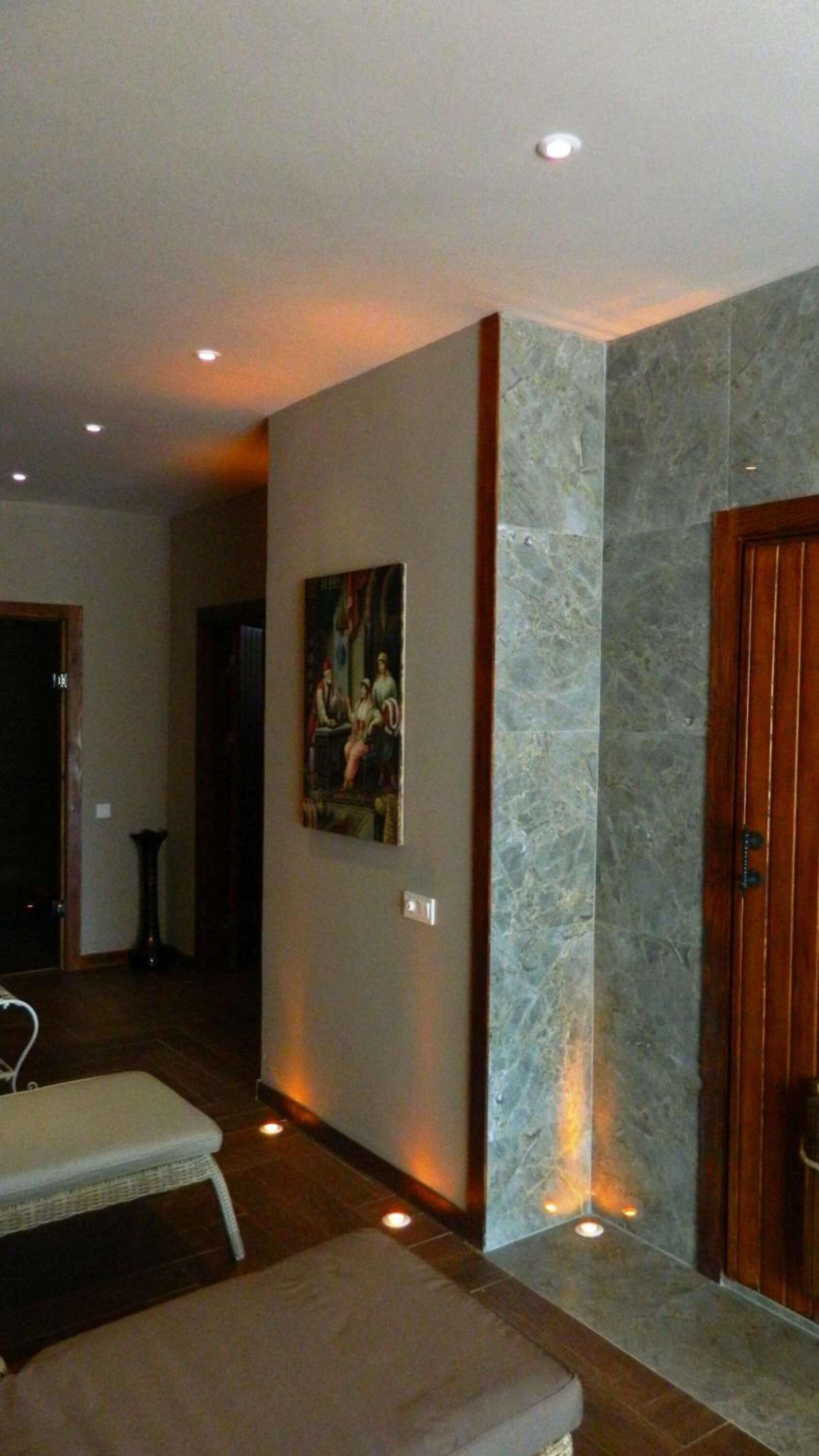 sauna, steam room, turkish bath/hammam, body treatments, body wraps