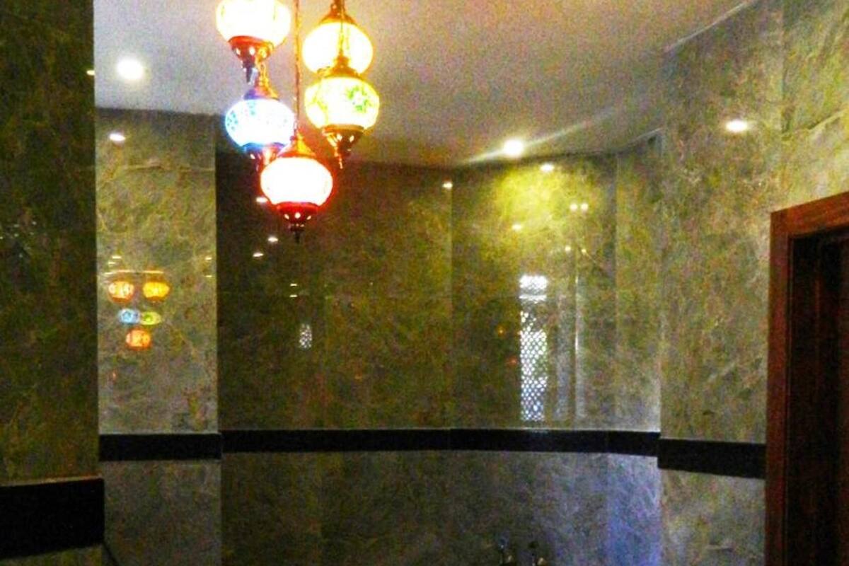 sauna, steam room, turkish bath/hammam, body treatments, body wraps