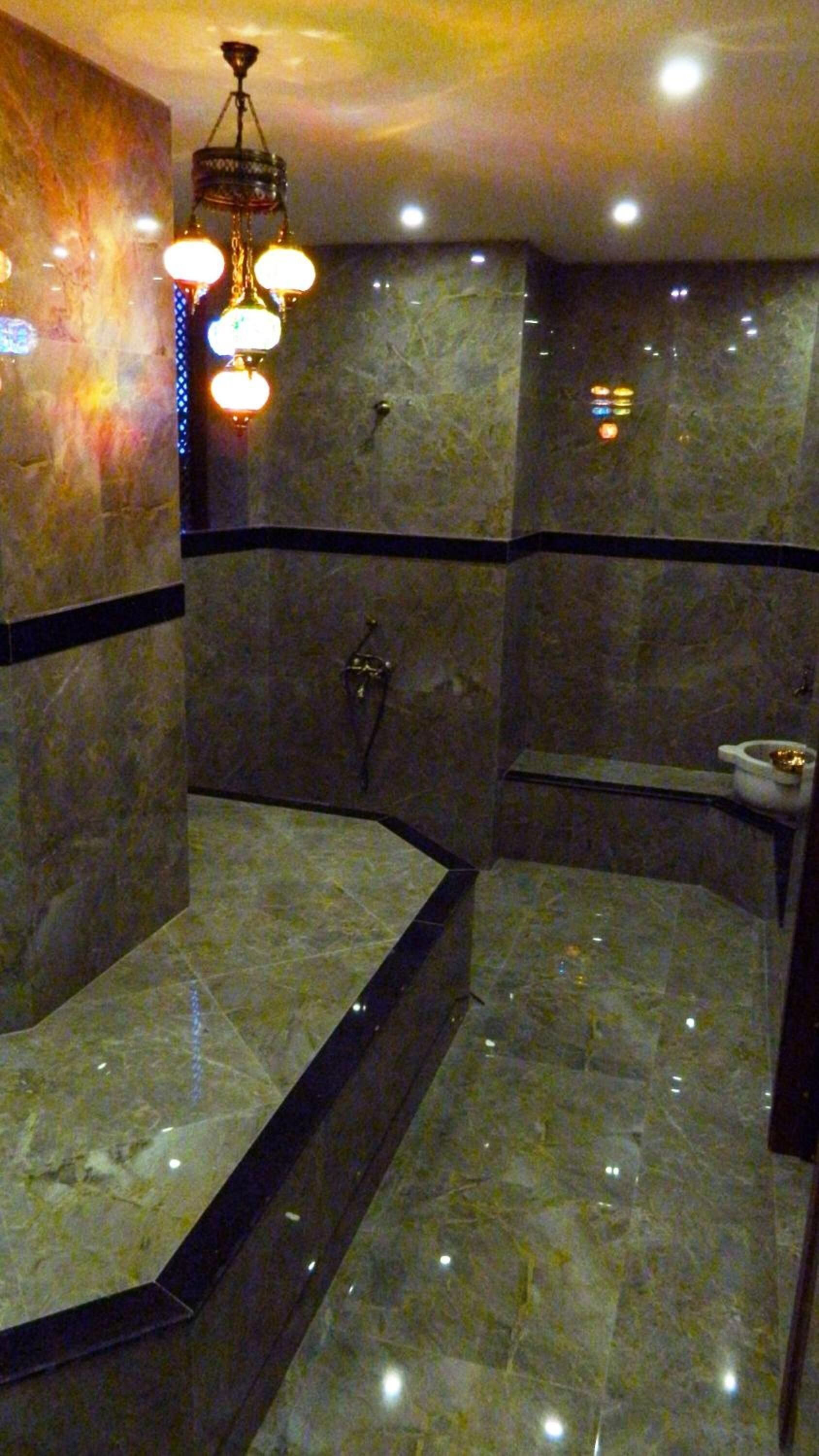 shower, free toiletries, hair dryer, slippers