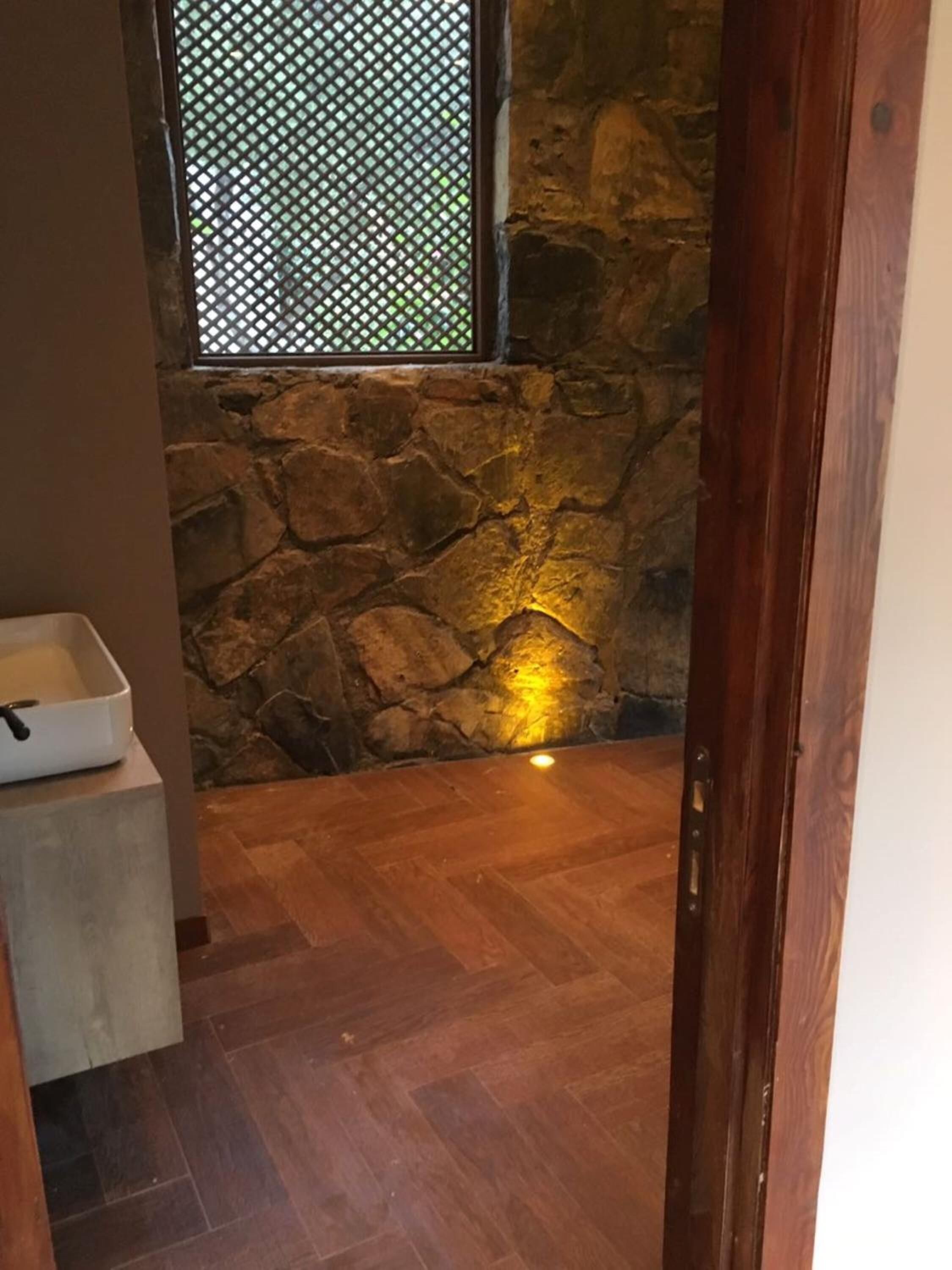 shower, free toiletries, hair dryer, slippers