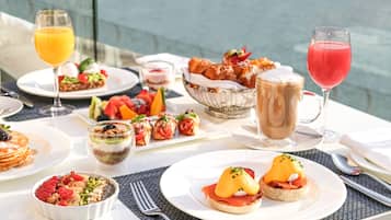 Dagelijks ontbijtbuffet (AED 99 per persoon)