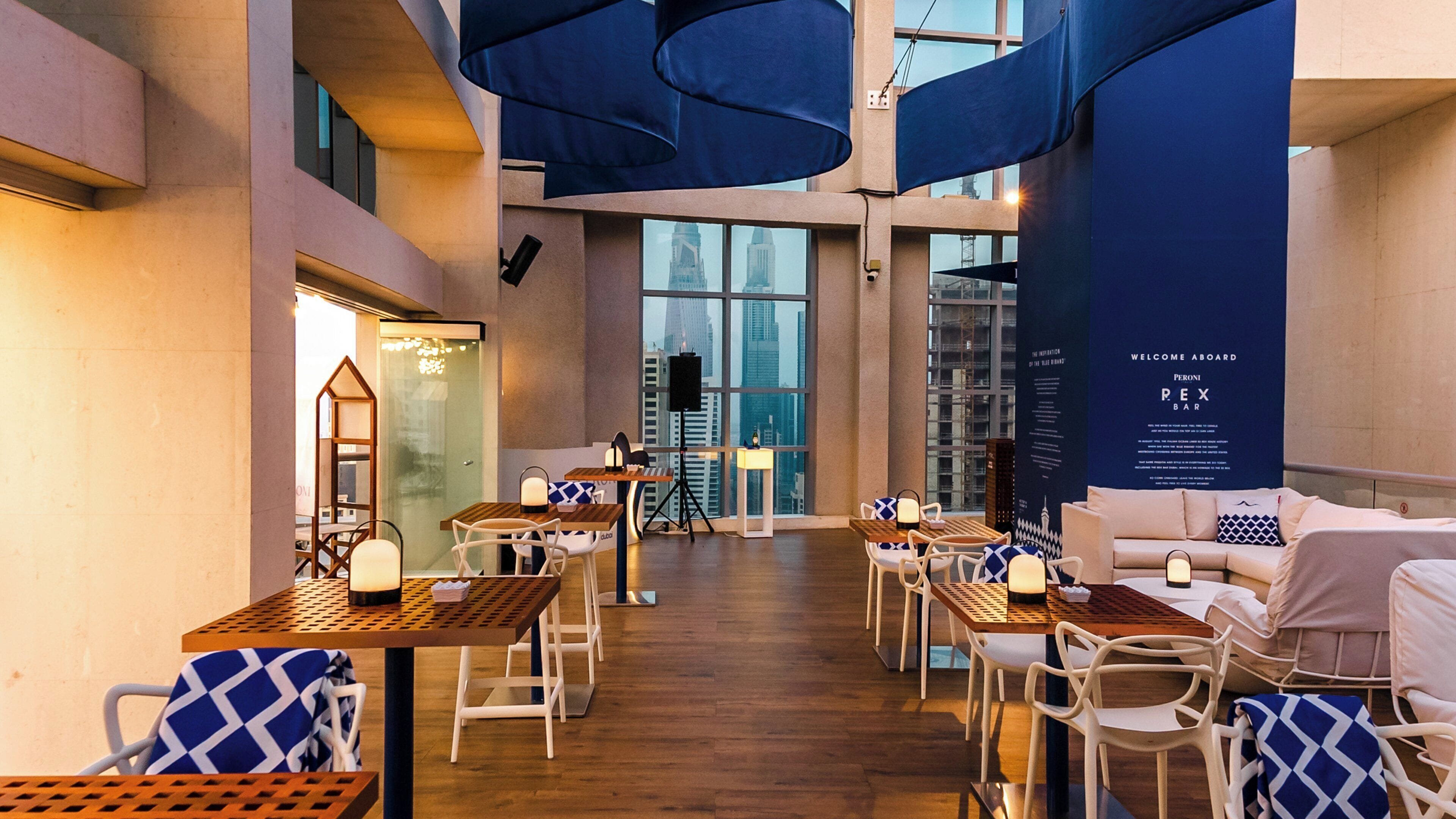 4 restaurants servant le petit déjeuner, le déjeuner et le dîner