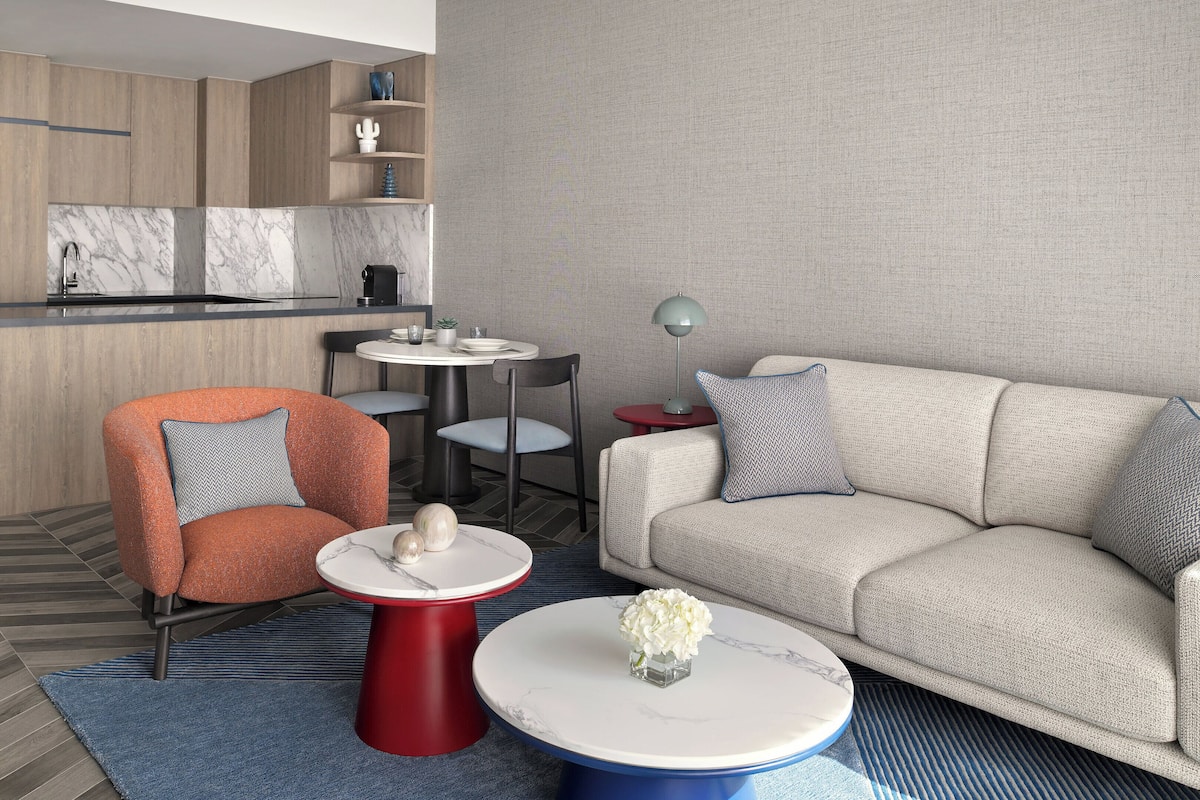 Literie de qualité, minibar, coffre-fort, décor unique
