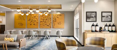 Lobby-lounge