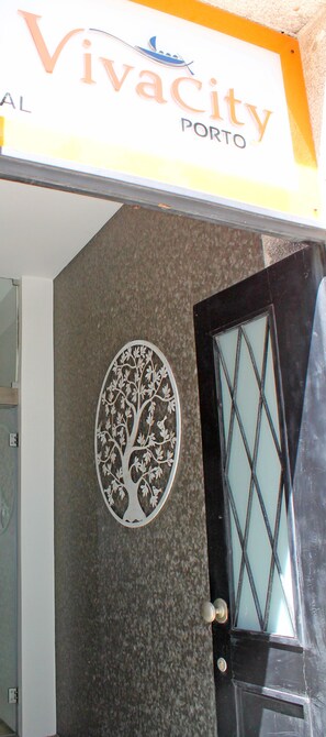 Pintu masuk hartanah