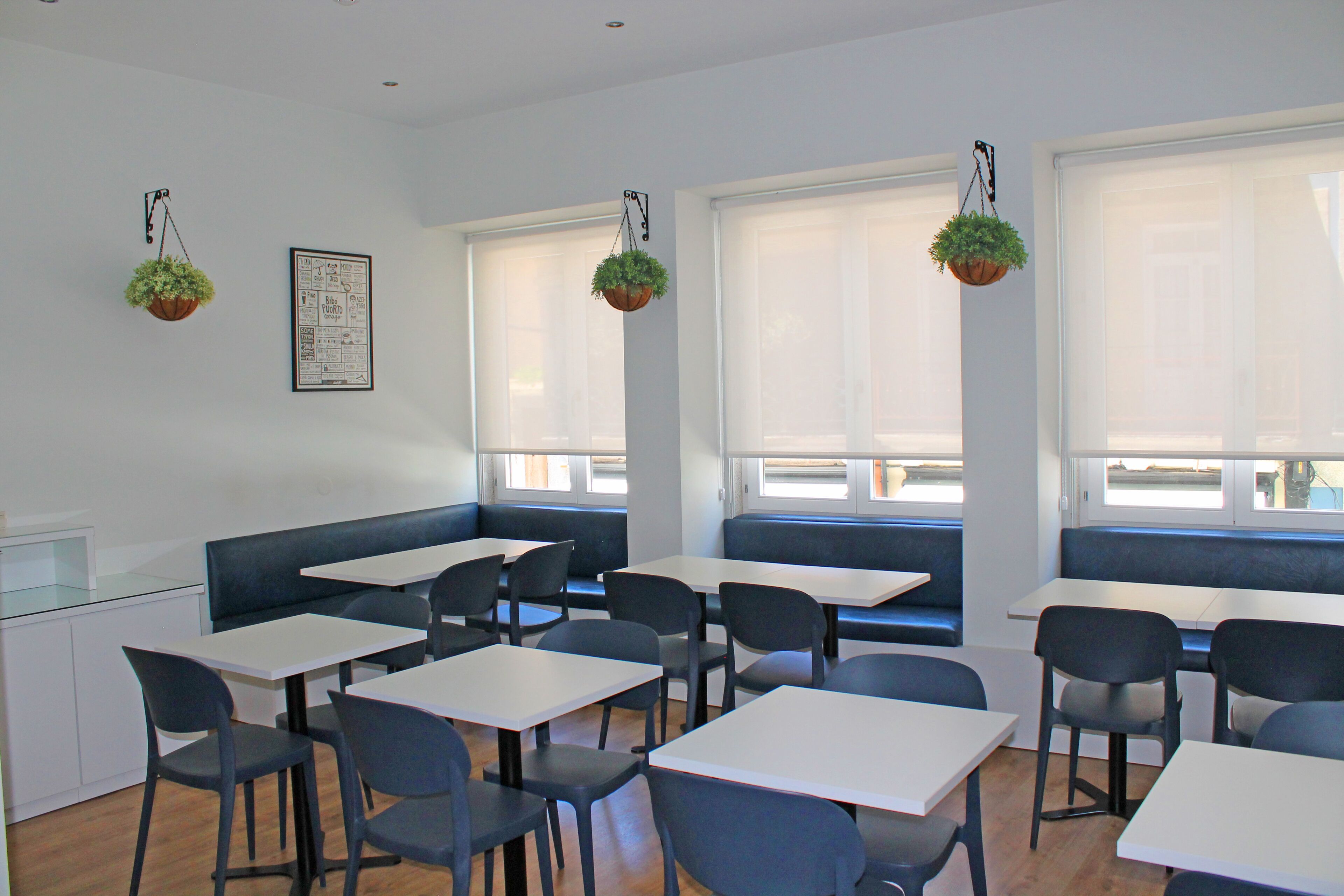 Daily continental breakfast (EUR 10 per person)