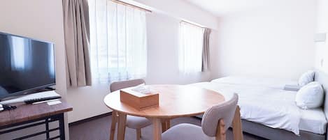 Down comforters, in-room safe, desk, laptop workspace