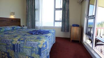 Apartment, 2 Bedrooms, Sea View | Cadar kapas Mesir, peralatan tempat tidur premium