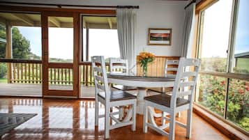Daisy Cottage | In-room dining