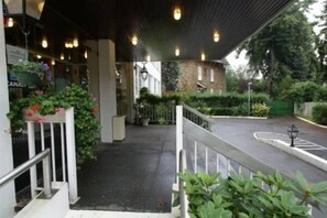 Property entrance - Au Relais de Clamart (Clamart)