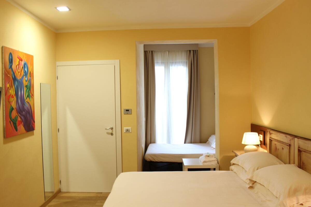 Minibar, in-room safe, individually decorated, individually furnished