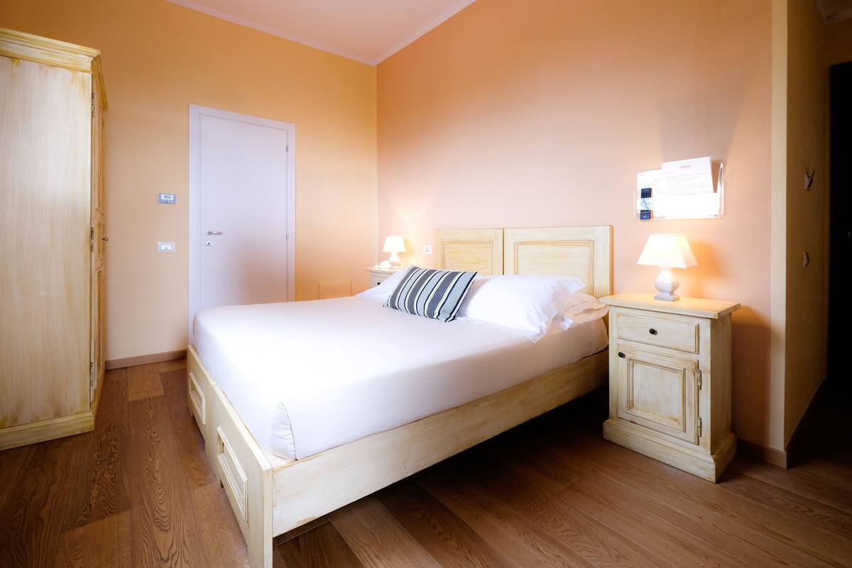 Minibar, in-room safe, individually decorated, individually furnished