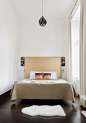 Kamar Double Superior (Basilica View) | Minibar, brankas, meja kerja, dan Wi-Fi gratis