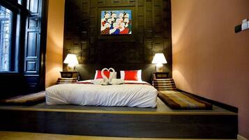 Minibar, in-room safe, desk, free WiFi