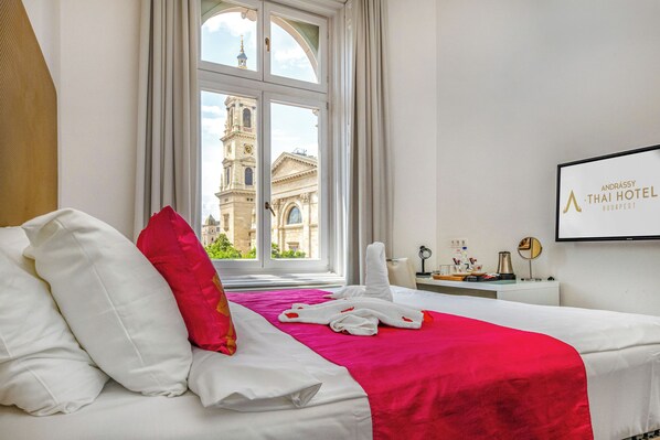 Superior Double Room (Basilica View) | Minibar, in-room safe, desk, free WiFi