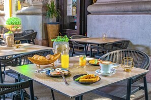 View from property - Andrassy Thai Hotel (Budapest)