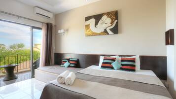 Standard Room, Sea View | Hypo-allergenic bedding, in-room safe, laptop workspace