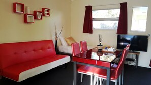 Suite, 1 Bedroom, Accessible | Living area