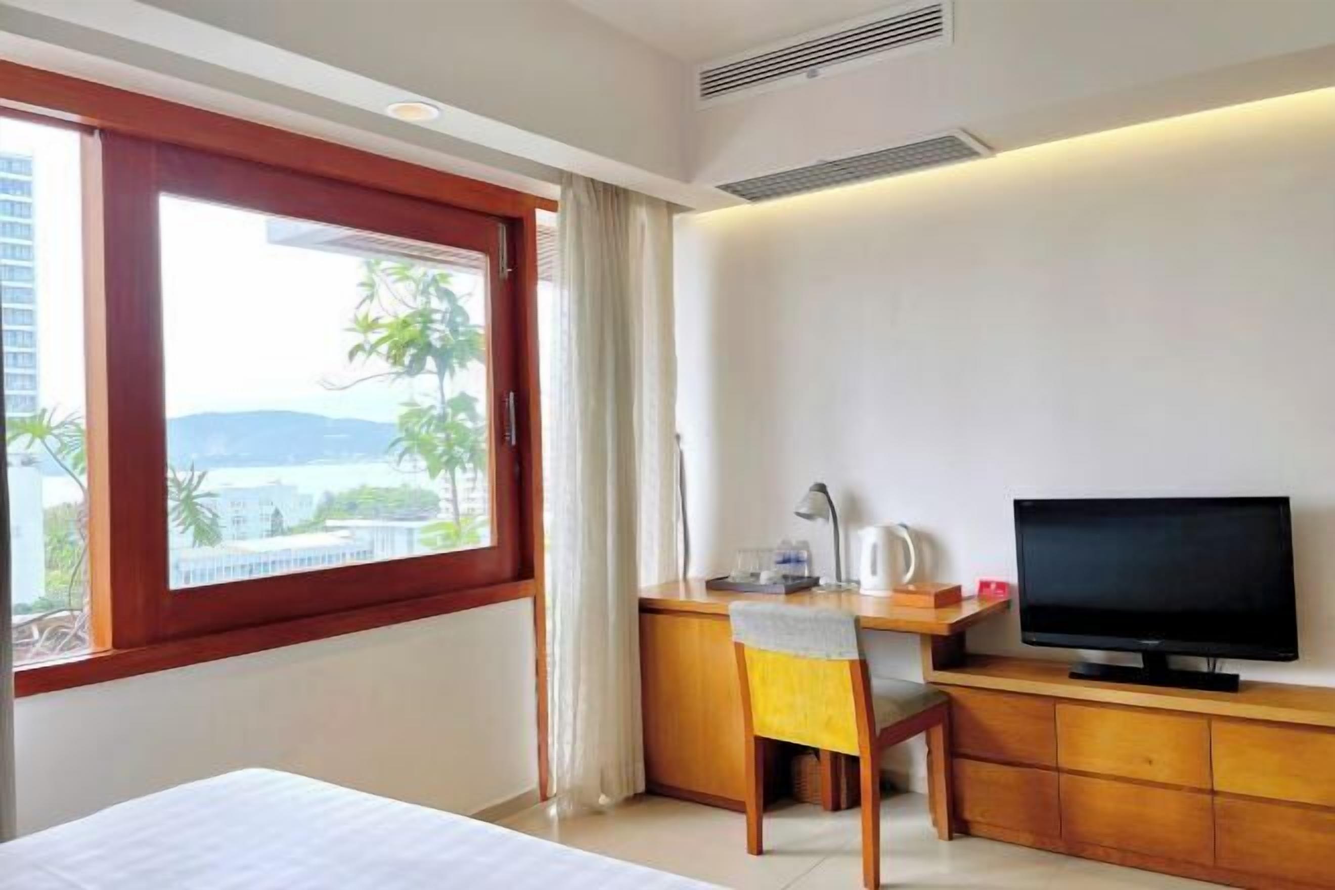 Free minibar items, in-room safe, desk, blackout drapes