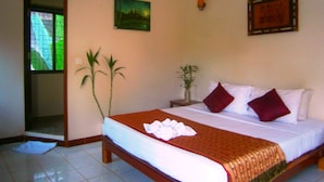 Deluxe Double Room | Minibar, iron/ironing board (on request), rollaway beds, free WiFi