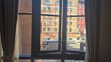 Camera, 1 letto queen | Vista cortile