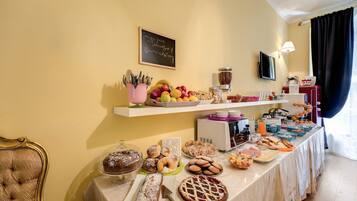 Tägliches einheimisches Frühstück (8.50 EUR pro Person)