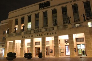 Front of property - evening/night - La Reggia dei Principi (Rome)
