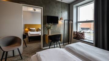 Family Room, Connecting Rooms | Premium bedding, desk, blackout drapes, soundproofing