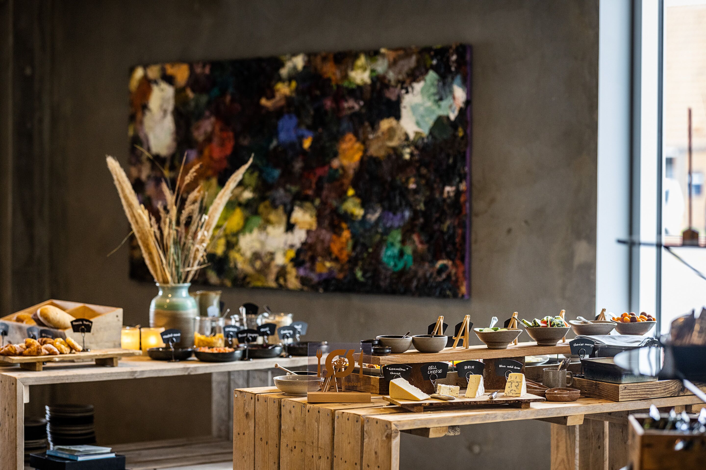 daily buffet breakfast for a fee